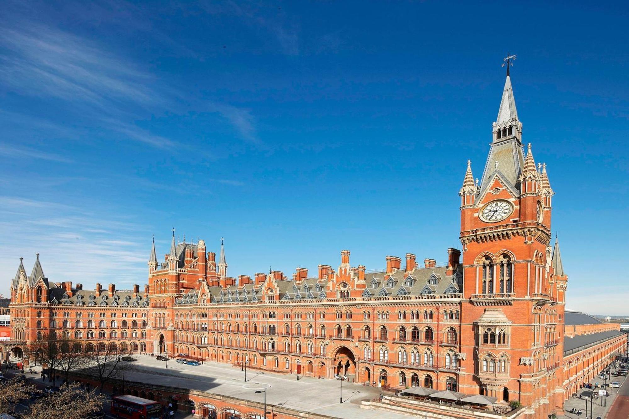 St. Pancras Renaissance Hotel London Ngoại thất bức ảnh The station in 2014