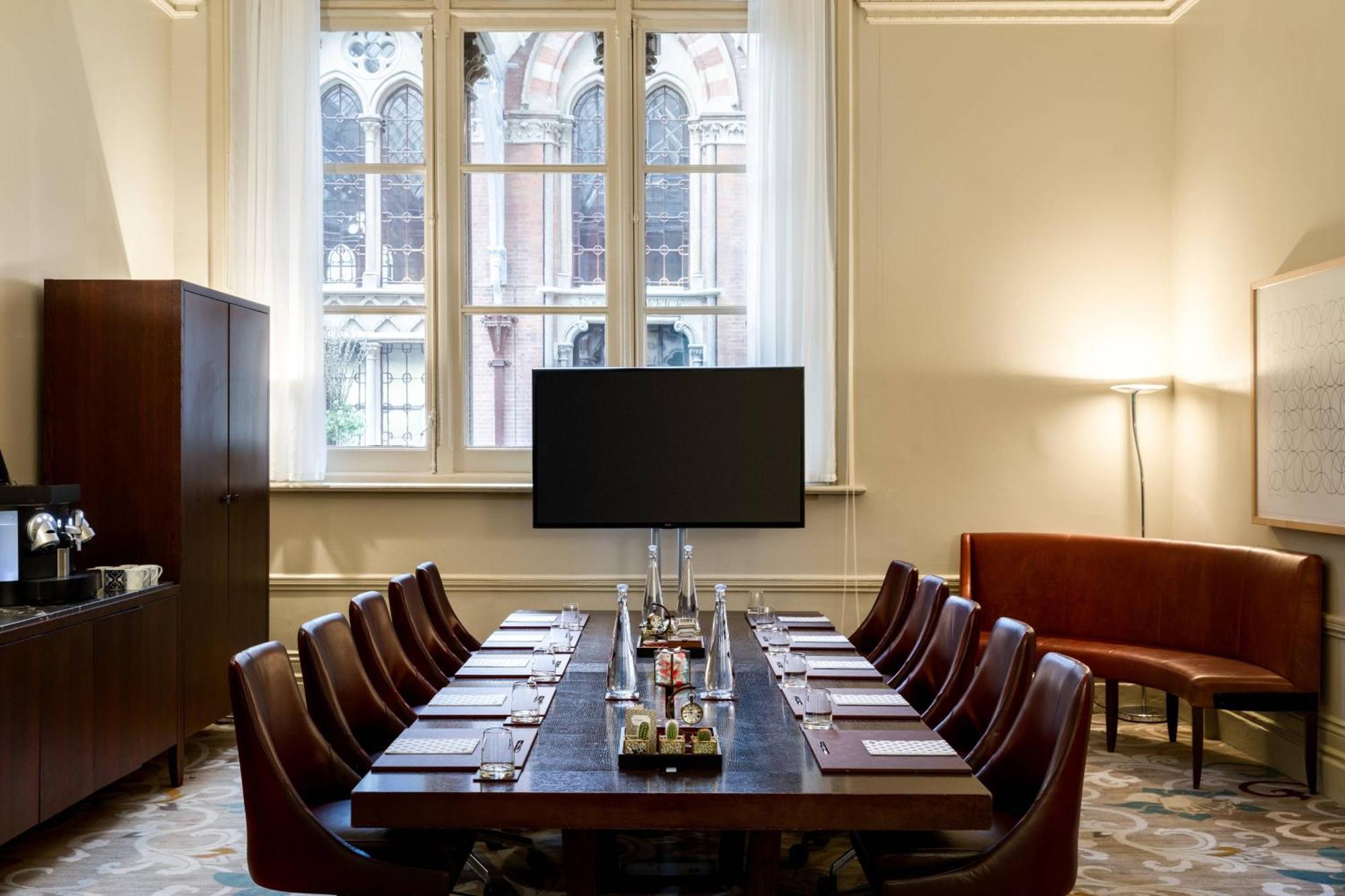 St. Pancras Renaissance Hotel London Ngoại thất bức ảnh The boardroom at the London Stock Exchange