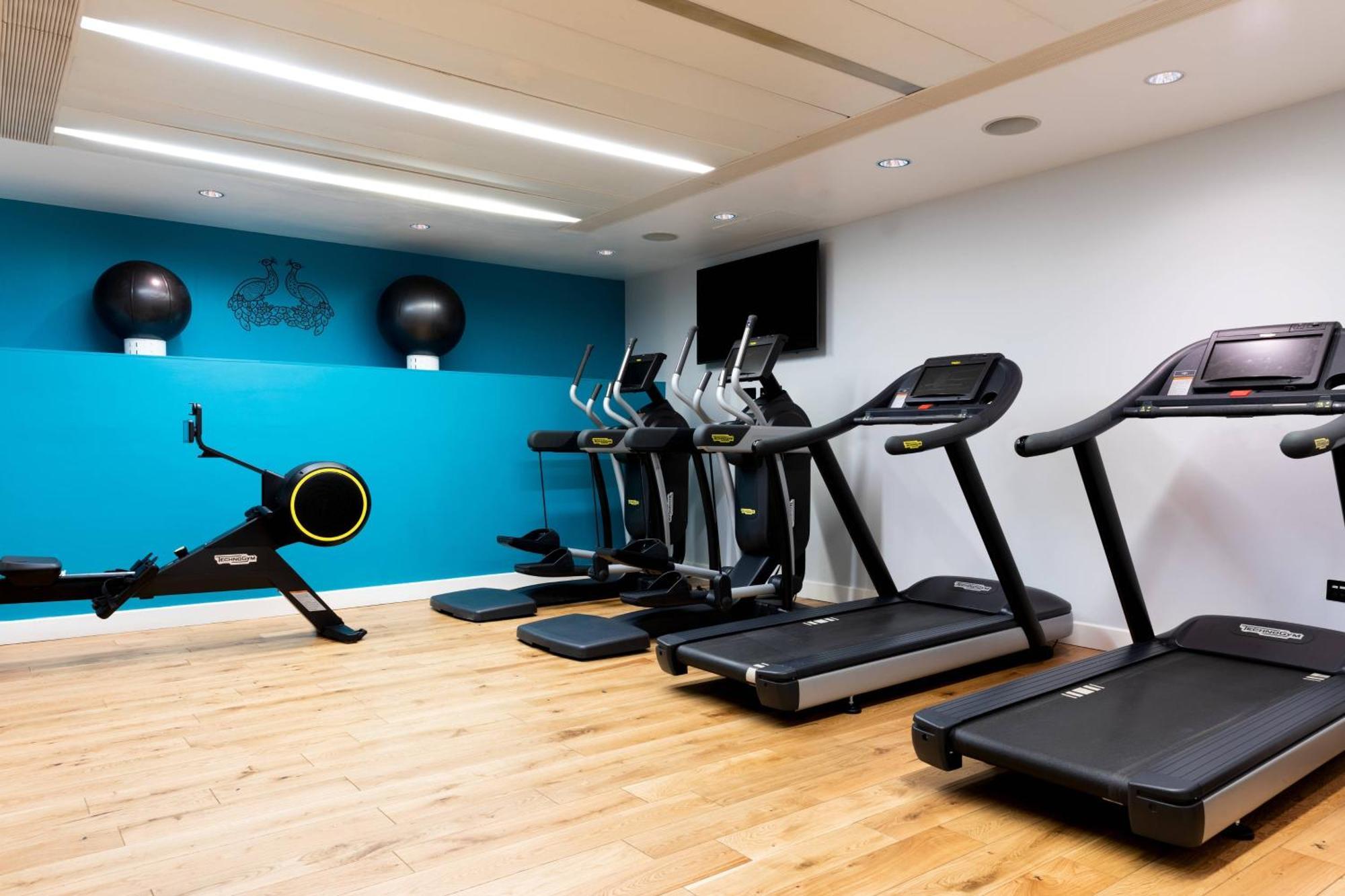 St. Pancras Renaissance Hotel London Ngoại thất bức ảnh The gym at the London Bridge Campus