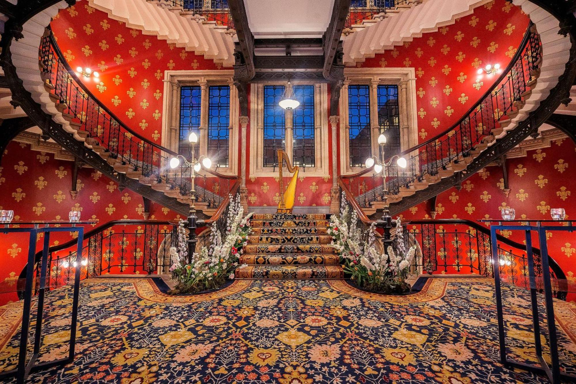 St. Pancras Renaissance Hotel London Ngoại thất bức ảnh The staircase