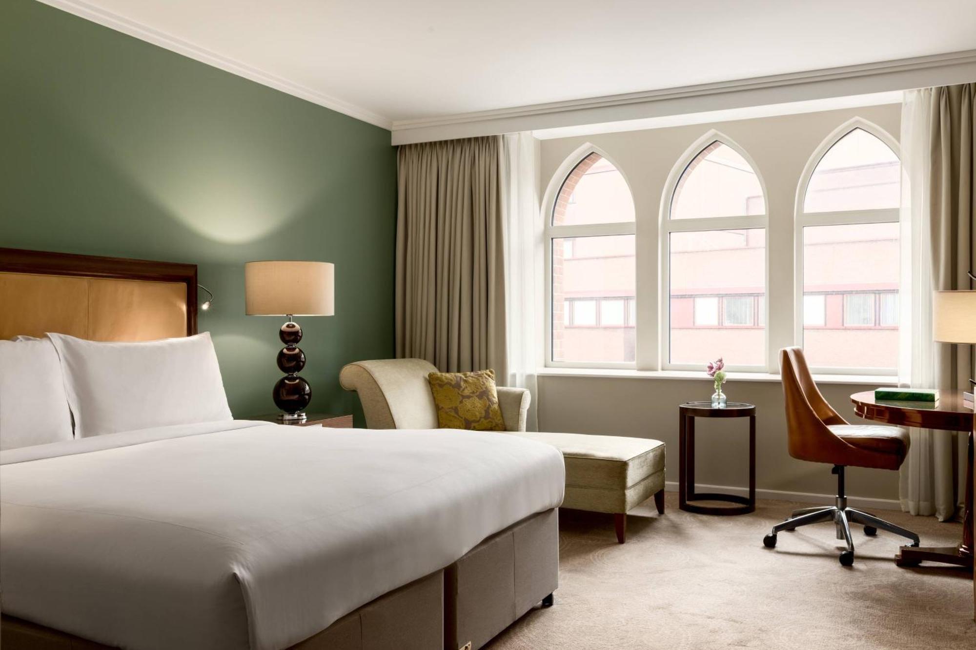 St. Pancras Renaissance Hotel London Ngoại thất bức ảnh A room at the hotel
