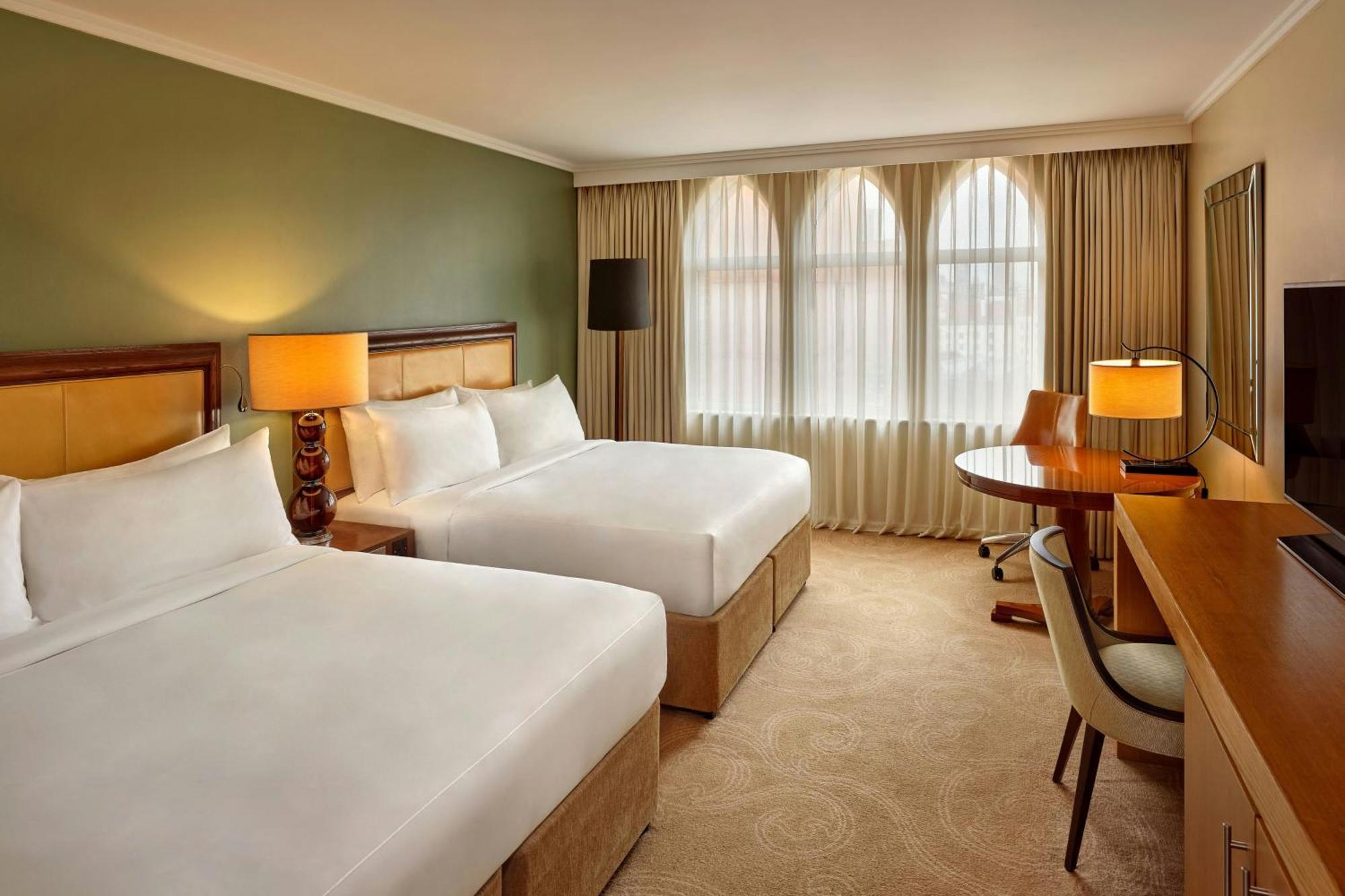 St. Pancras Renaissance Hotel London Ngoại thất bức ảnh A room at the hotel