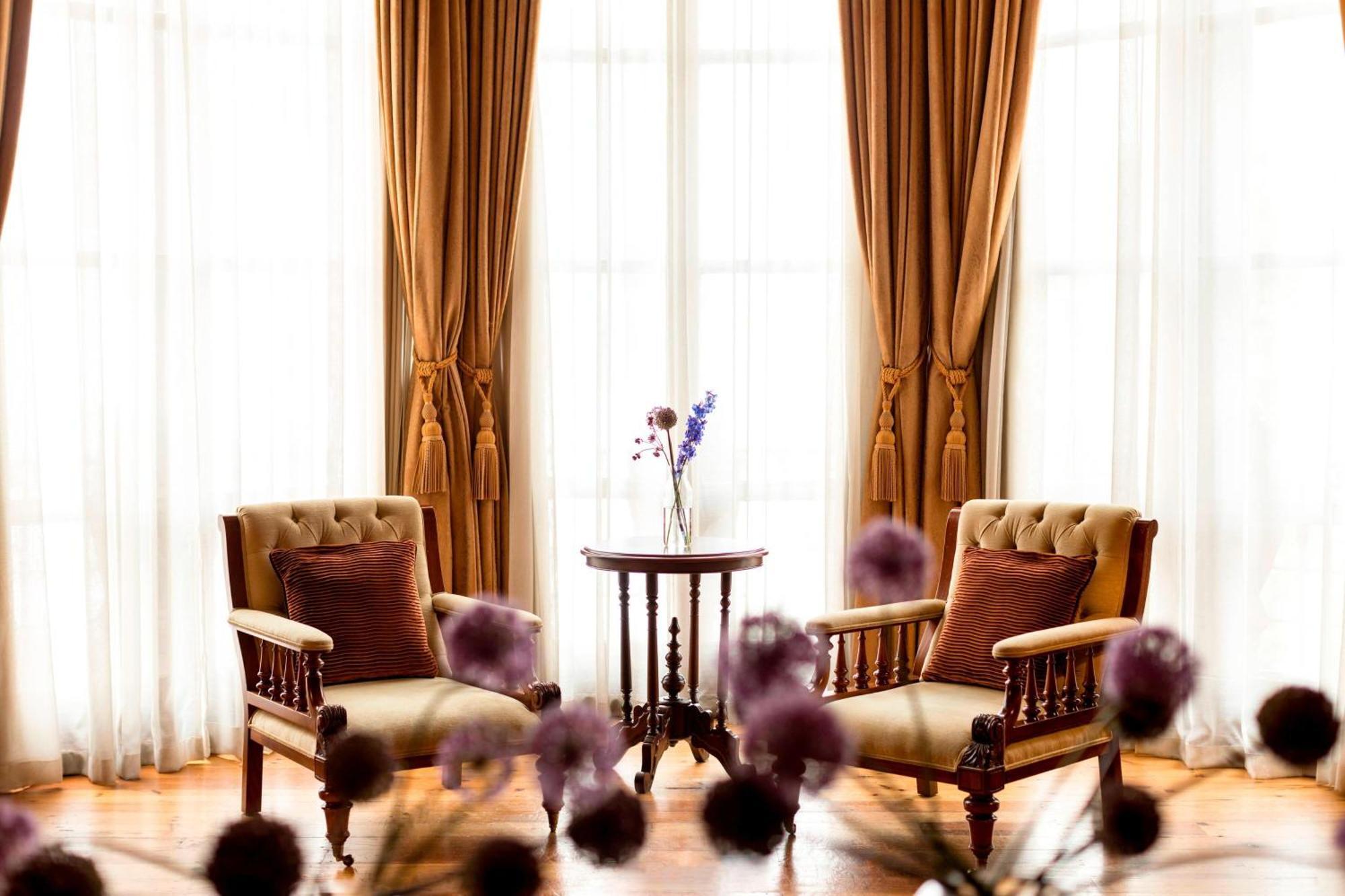 St. Pancras Renaissance Hotel London Ngoại thất bức ảnh Curtains